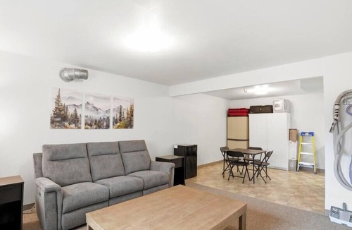 Abbott Loop House | Amazing 4-bedroom house in Anchorage perfect for your next getaway.
