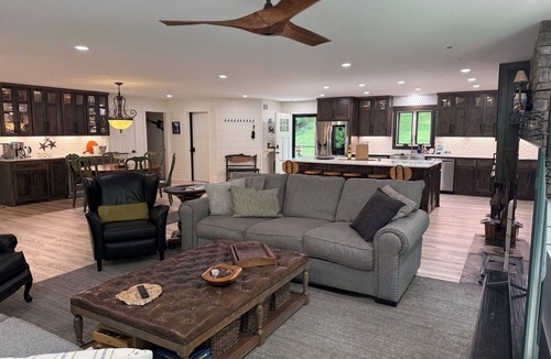 Blue Ridge Cabin | Amazing Aska Adventure Fishing, Tubing, Kayaking Home on the North Toccoa River!