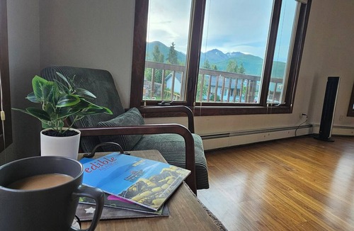 Northeast Anchorage House | Amazing view! Charming 3-bedroom house in welcoming Anchorage neighborhood