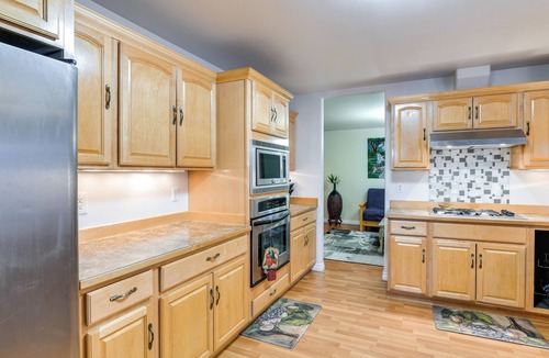 Bayshore - Klatt Cottage | Anchorage Home ~ 8 Mi to Downtown!