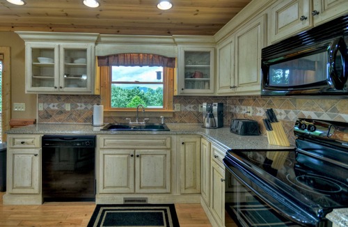 Blue Ridge Cabin | Aska Retreat Jacuzzi Hot Tub Mountain Views Near Toccoa River