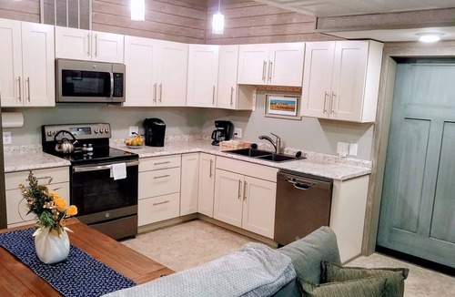 Fairbanks House | Aspen Woods BUNGALOW Suite, Monthly stay discount, 86 -5 Star reviews, est. 2018
