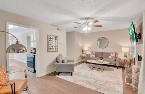 Smyrna Villa | ATH - Sleeps 4 - 2 Beds - Pet friendly - CC2