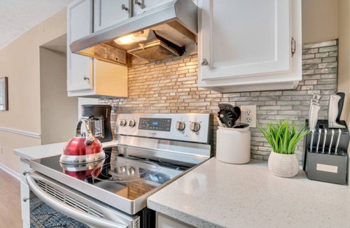 Smyrna Villa | ATH - Sleeps 4 - 2 Beds - Pet friendly - CC2