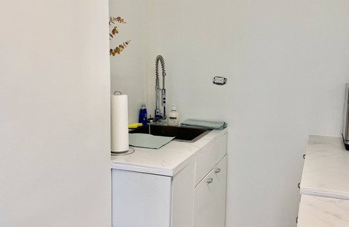 Peachtree Center Condo | ATL Downtown Condo w Balcony in the heart of the city.
