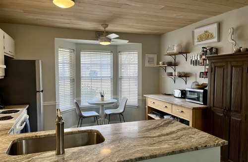 Mount Pleasant House | August Sale! Minutes from the islands, shops, parks, and downtown!