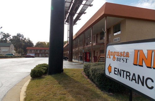 National Hills Hotel | Augusta Best Inn