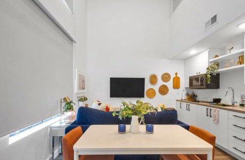 East Cesar Chavez Apartment | Austin Stylish Studio
