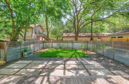 Holly House | Authentic Austin Home with Cowboy Pool, Big Fenced Yard, Close to Austin Festivals