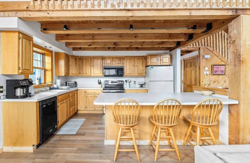 Weston House | Authentic Vermont Log Cabin | 15 Min to Okemo