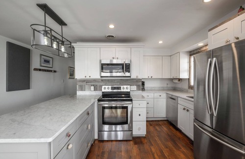 Dewey Beach Condo | Available now 3nite min 2026 Aug 23-26 Bayfront beach Getaway & parking sleeps 8