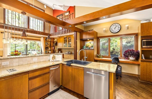 Abingdon House | Available - Rythmn & Roots, In-Town, Group Getaway