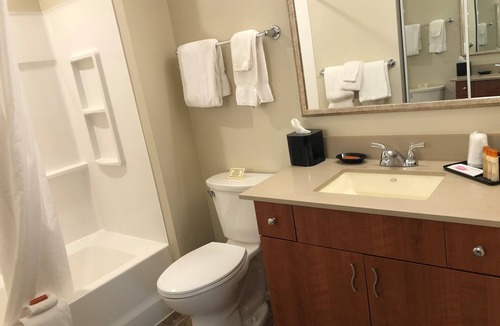 Mendenhall Valley Hotel | Aviator Suites Hotel Juneau Airport