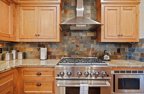 River Terrace House | Awbrey - Amazing! Steps to Downtown & River, Gorgeous, Newer, A/C