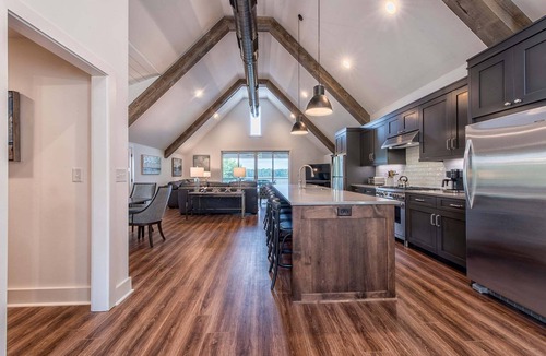 Lake Norman of Catawba House | Azalea Retreat | Pool | Pickleball | Game Room | Sleeps 34