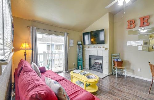 Galveston House | Bay View, Pool Access: Romantic Galveston Retreat!