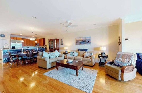 Selbyville Condo | Bayville Shores home just steps from the water with pool & tennis courts