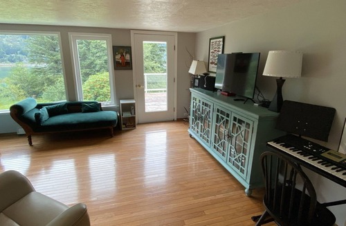 West Juneau House | Beach Front and Main floor Accessible