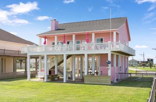 Crystal Beach House | Beach Front Cottage with Beautiful Ocean Views!