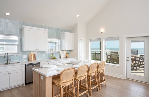 Port Bolivar House | Beachfront w/Modern Interior, Swim Spa, Yard Games & Fire Pit