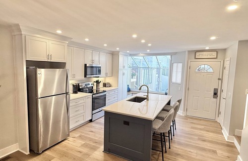 Shipyard Plantation Villa | Beachwalk 165 - Renovated villa just steps from beach & pool in Shipyard HHI