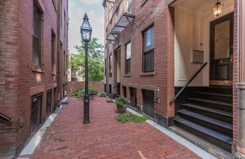 Beacon Hill Apartment | Beacon Hill Studio w/Full Kitchen, Short Walk to MGH, Walkable Train Lines