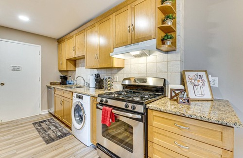 Peachtree Center Apartment | Beautiful 1 BD Apartment, 11F Near Mart- Free Parking and Swimming Pool