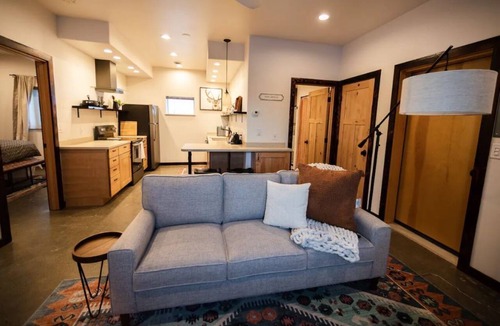 Fairbanks Apartment | Beautiful, 1 Bedroom in the Hills of Fairbanks