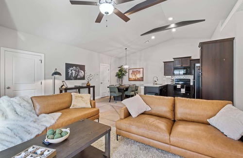 Wichita House | Beautiful 3 bed 2 bath property with 2 car garage