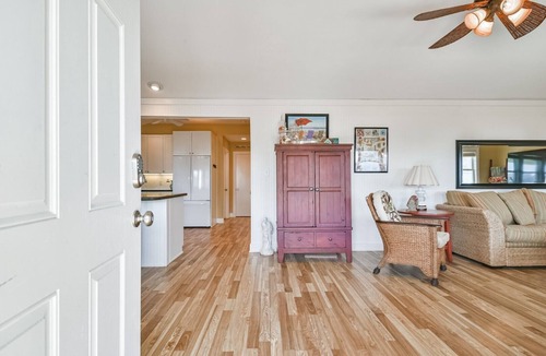 Bermuda Beach House | Beautiful 3rd row roomy Beach home with views, perfect for families and friends.