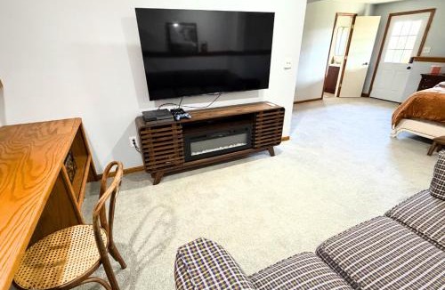 Lee's Summit House | Beautiful 4-bed, 3-bath Lees Summit Cottage