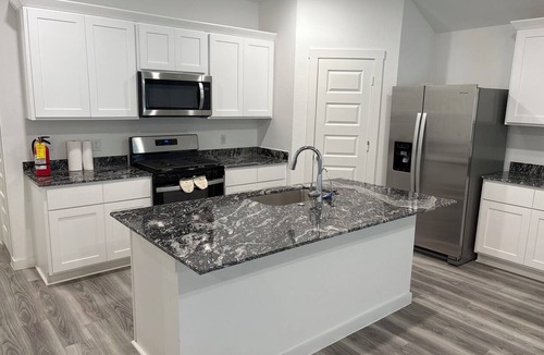 Texas City House | Beautiful 4-bedroom bungalow with AC in tranquil Texas City