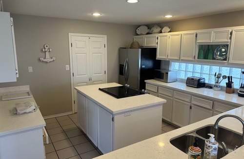 Pirates Beach West House | Beautiful and spacious beach house in exclusive neighborhood- steps from beach.