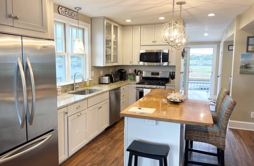Minot House | Beautiful beach front home