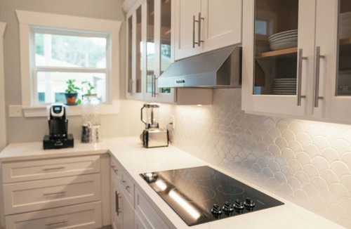 Galveston House | Beautiful bungalow, close to the beach, pets are welcome!