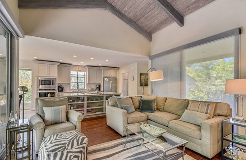South Beach Villa | Beautiful Coastal Getaway in South Beach Marina Area!
