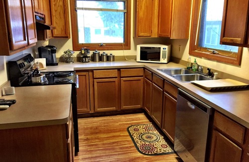 Spenard Condo | Beautiful Condo Minutes From Downtown, Airport, Shopping and Trails.