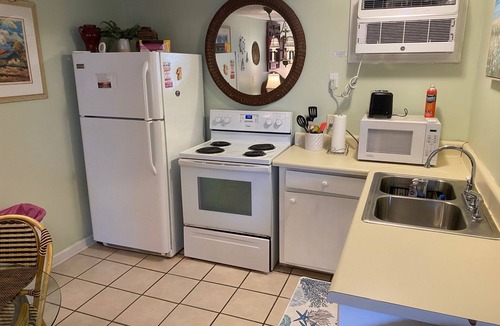 Cherry Grove Beach Condo | Beautiful Efficiency Condo Across The Street from Beach. Great Pool & Deck Area.