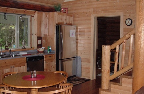 Sterling Cabin | Beautiful Log Cabin Retreat. Access Kenai River-Bings Landing State Park