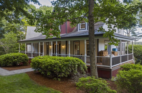 Westminster House | Beautiful Private Lakehouse & Infinity Pool 1 Hour to World Cup Boston Stadium!