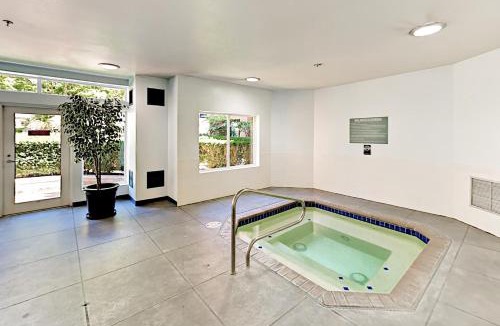 Belltown Apartment | Belltown Condo Unit 733