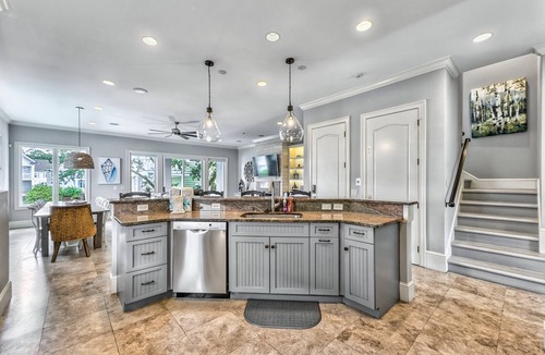 Folly Field House | Best House in the Neighborhood, Free Heated Pool, Elevator, Walk to Beach - 54 Sandcastle