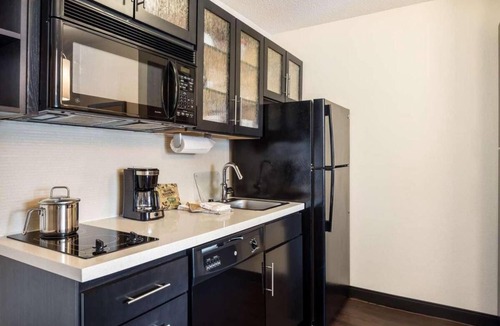 Salt Lake City Hotel | Best Place to Stay in Salt Lake City! Full Kitchen, Pet-friendly Property!