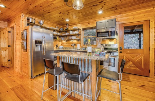 Cherry Log Cabin | Best Sunset Views in Blue Ridge w/Paved Roads and Outdoor Deck Addition