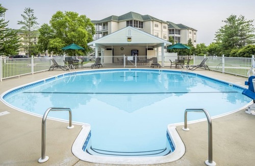Table Rock Apartment | Better Choice for your Vacation! Pool, Kitchen, Close to New Shanghai Theatre
