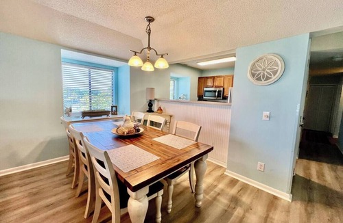 Saint Helena Island Condo | Birdie`s Beach Club Villa (resort cards available)