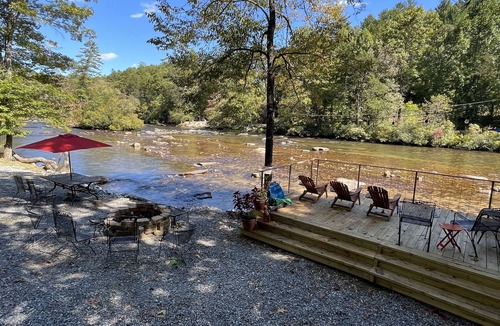 Blue Ridge Cabin | Blue Ridge Castaway Cabin on The Toccoa River