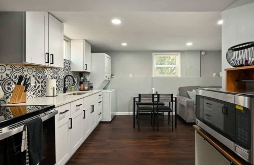 Blue Springs Apartment | Blue Springs 2BR Apartment Near Stadiums & I-70