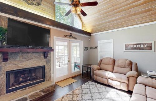 Eatonton House | Boat Dock & Waterfront Fire Pit: Lake Sinclair Gem