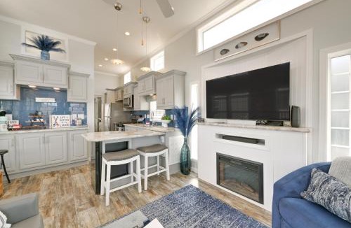 Sherrills Ford House | Boat & Fish: Waterfront Gem in Sherrills Ford!